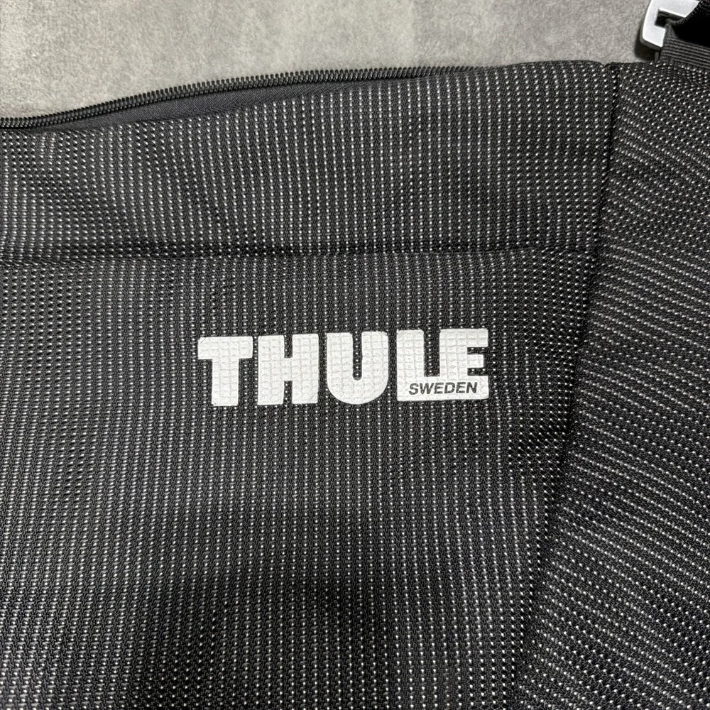 Thule Sling Dotted Black Messenger Bag Transit Work Laptop Crossbody